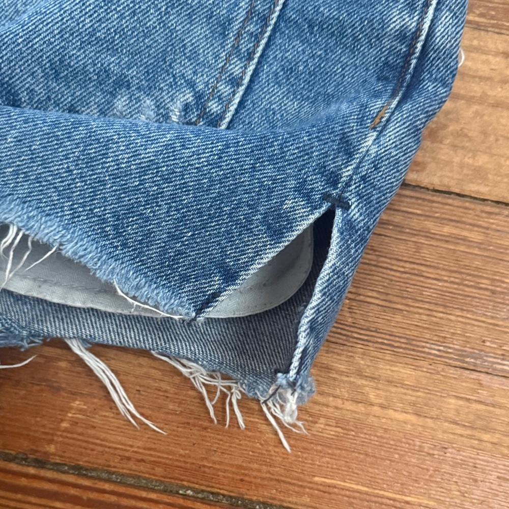Annie high rise Abercrombie & Fitch Distressed Blue Denim Jean Shorts - Picture 3 of 5
